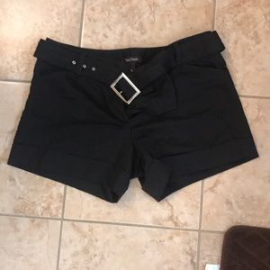 Super cute White House black market shorts